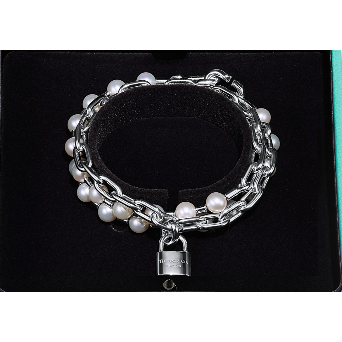 TIF-67063422 large round bead pearl lock bracelet