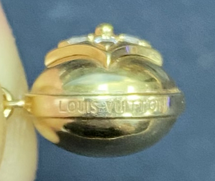 LV-Q93748 guest version all gold round plum blossom dart pendant