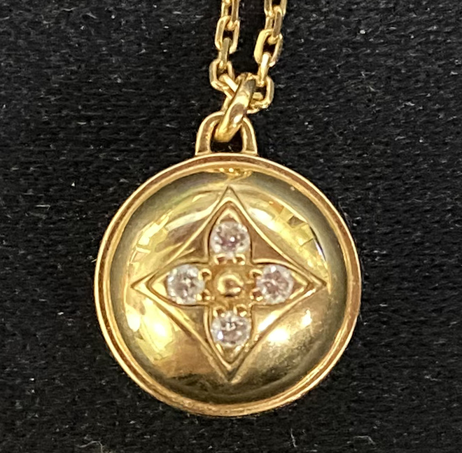 LV-Q93748 guest version all gold round plum blossom dart pendant