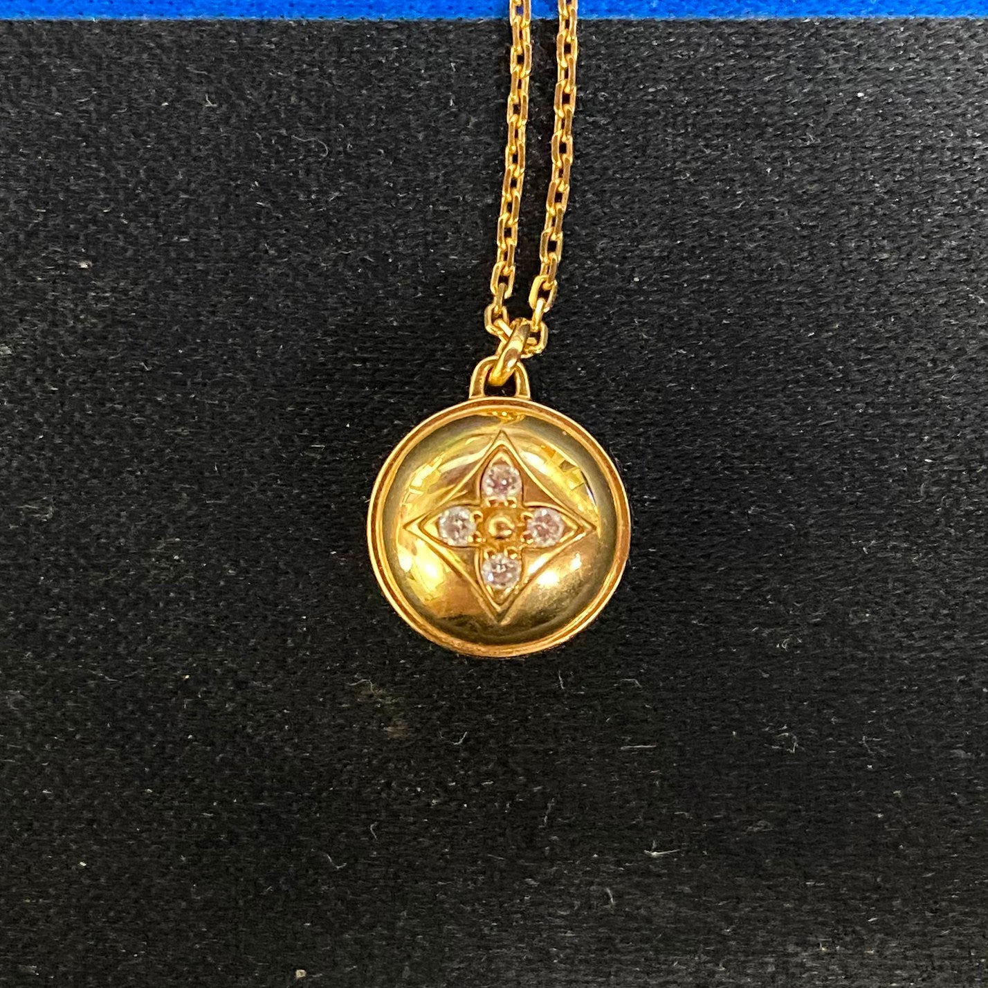 LV-Q93748 guest version all gold round plum blossom dart pendant