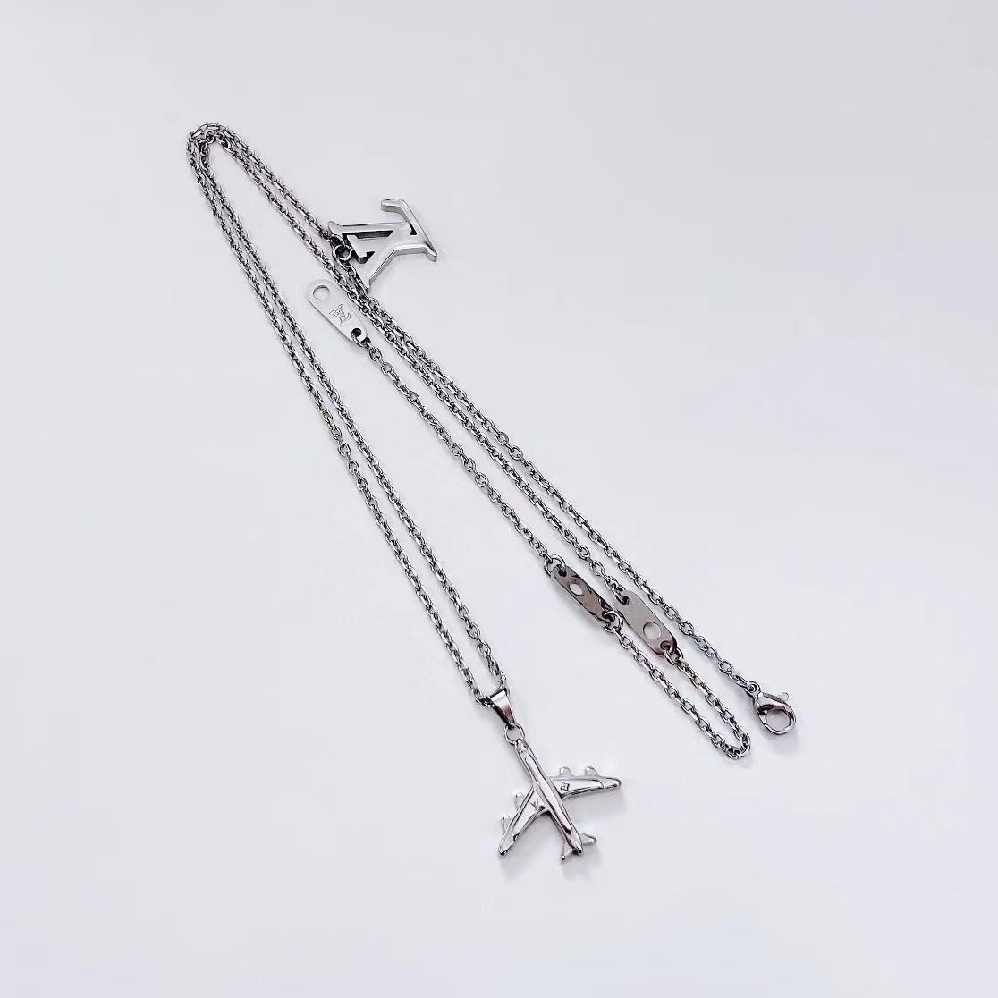 LV-MP3157 aircraft pendant