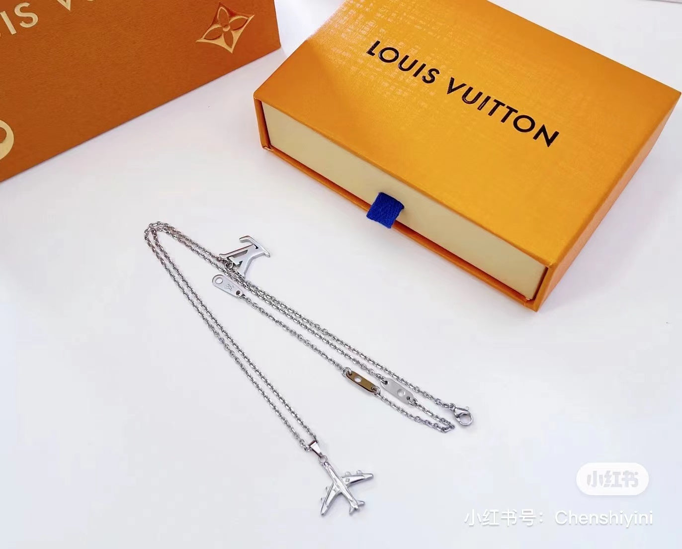 LV-MP3157 aircraft pendant
