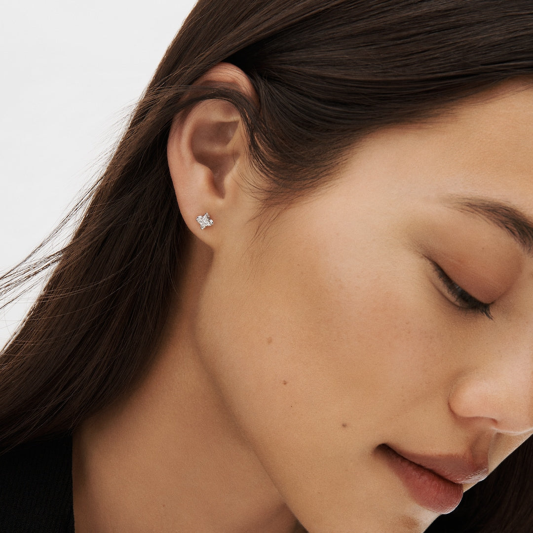 LV-Q06418 star cut diamond stud earrings