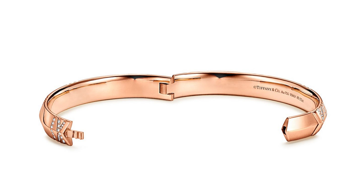 TIF24790067 6.9mm Roman numeral diamond bracelet
