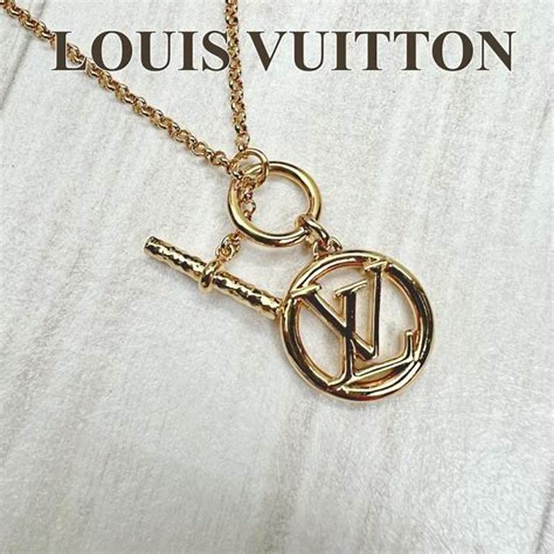 LV-M00598 light gold Q-shaped LV ring LOGO necklace