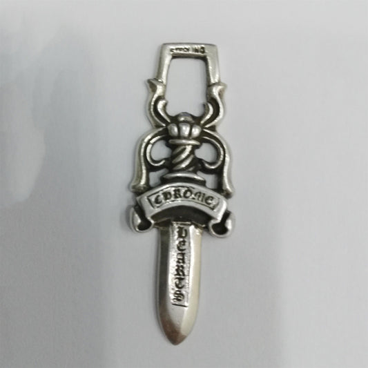 KLX-XL986122单面字母小剑吊坠客版