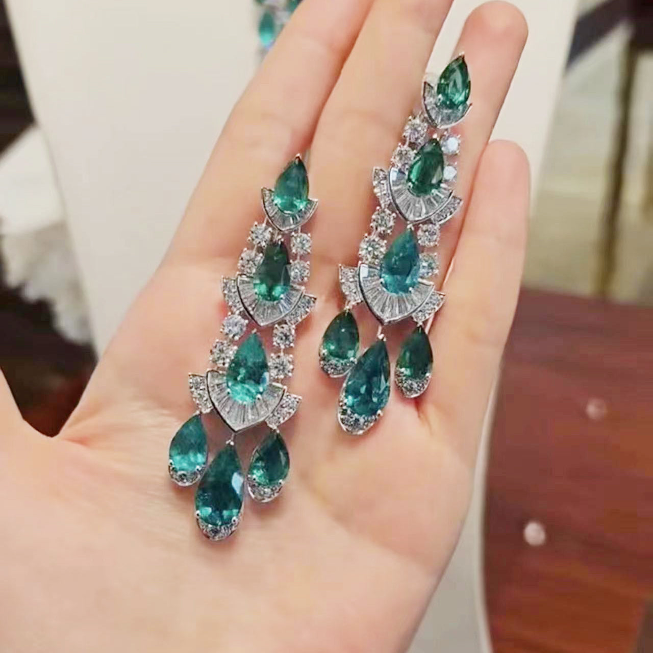 GLF-RGE4335 pear-shaped emerald trapezoidal long ear clap clip fan earrings