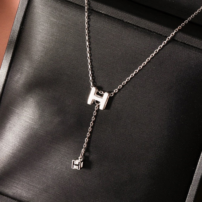 AMS-H792431 12mx12m letter H square pendant