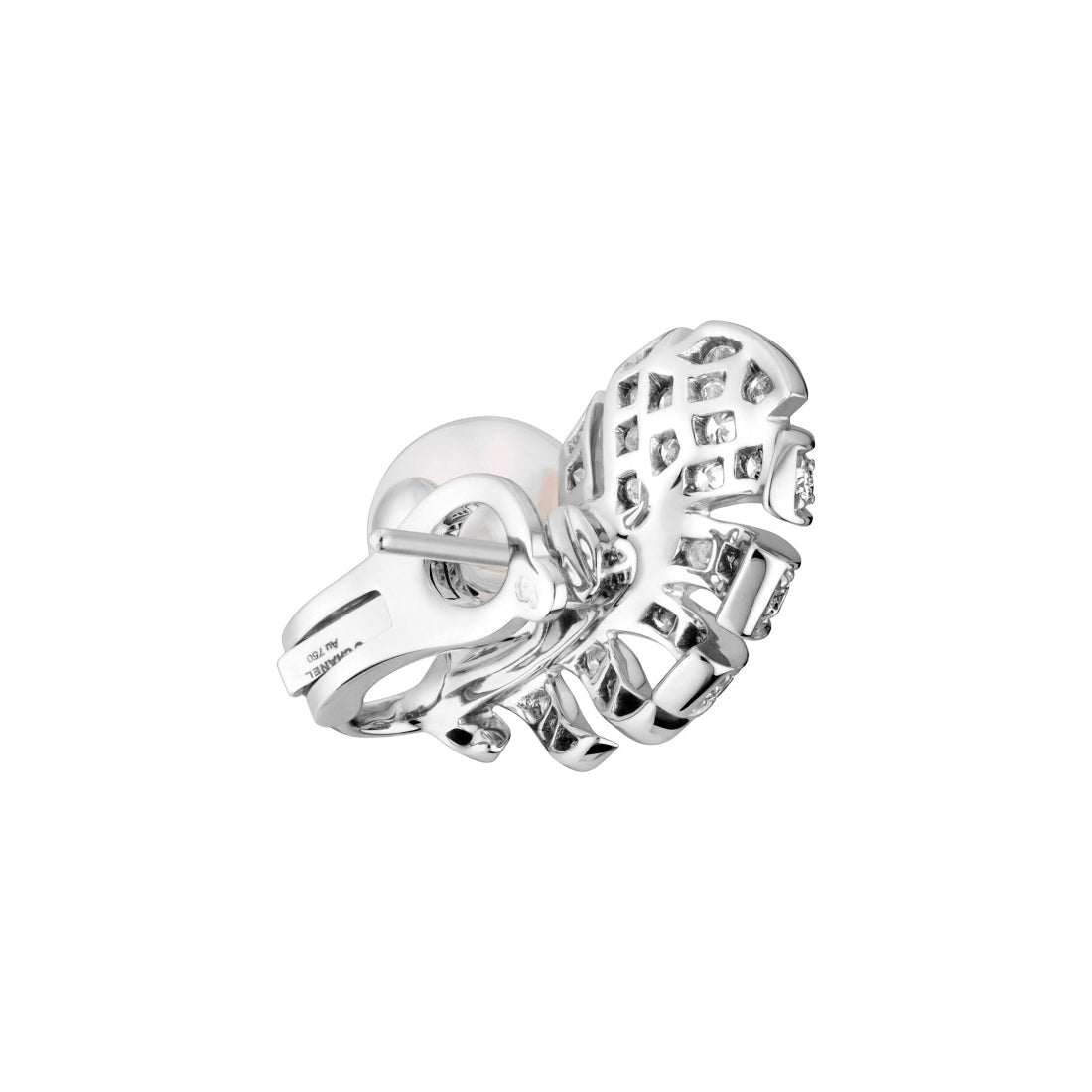 XNE-J10833 Feather Pearl Ear Clip