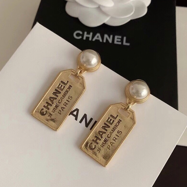 XNE-J15548 letter pearl earrings