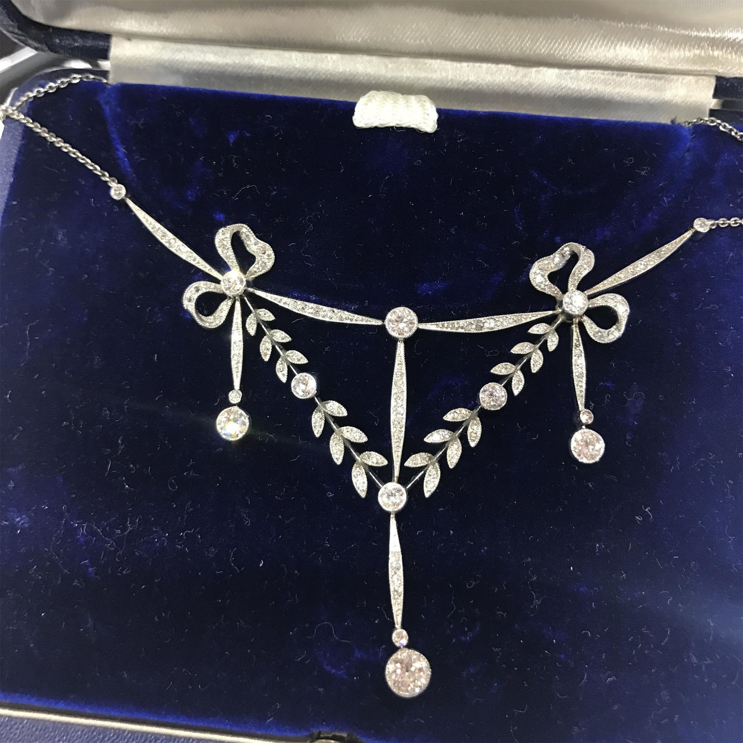 DA-JENG78824 leaf bow necklace