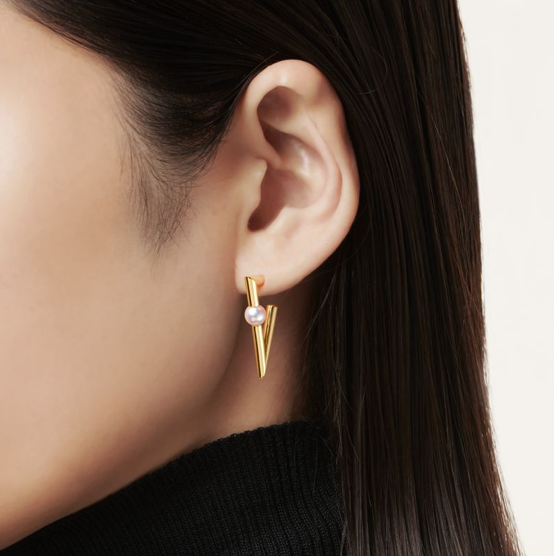 YMB-PE1779 V-shaped pearl 5mm stud earrings