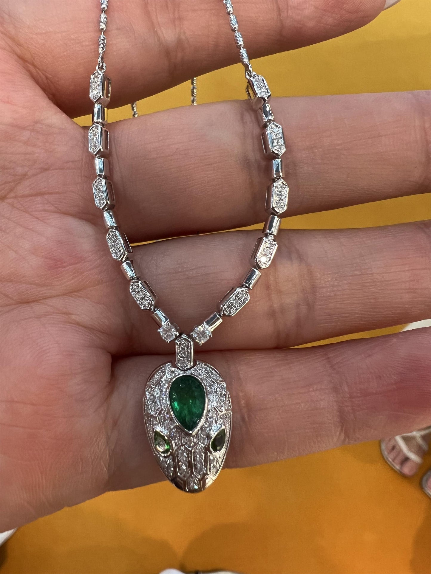 BGL-82179 Sapphire snake head necklace