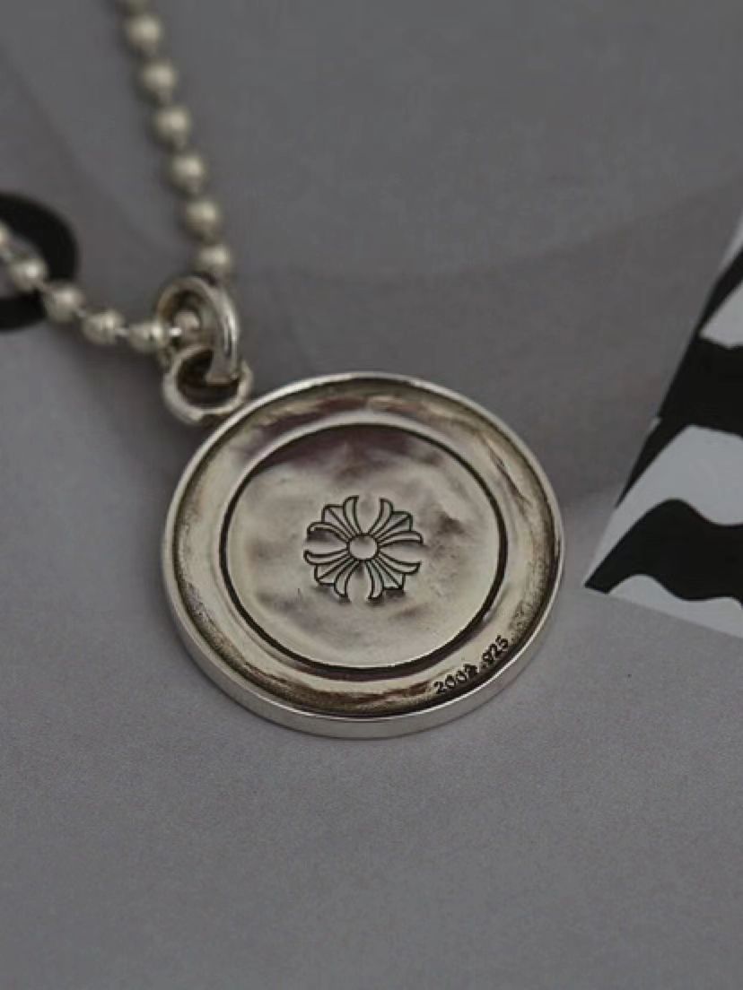KLX-CH231014 Round Angel Disc Pendant