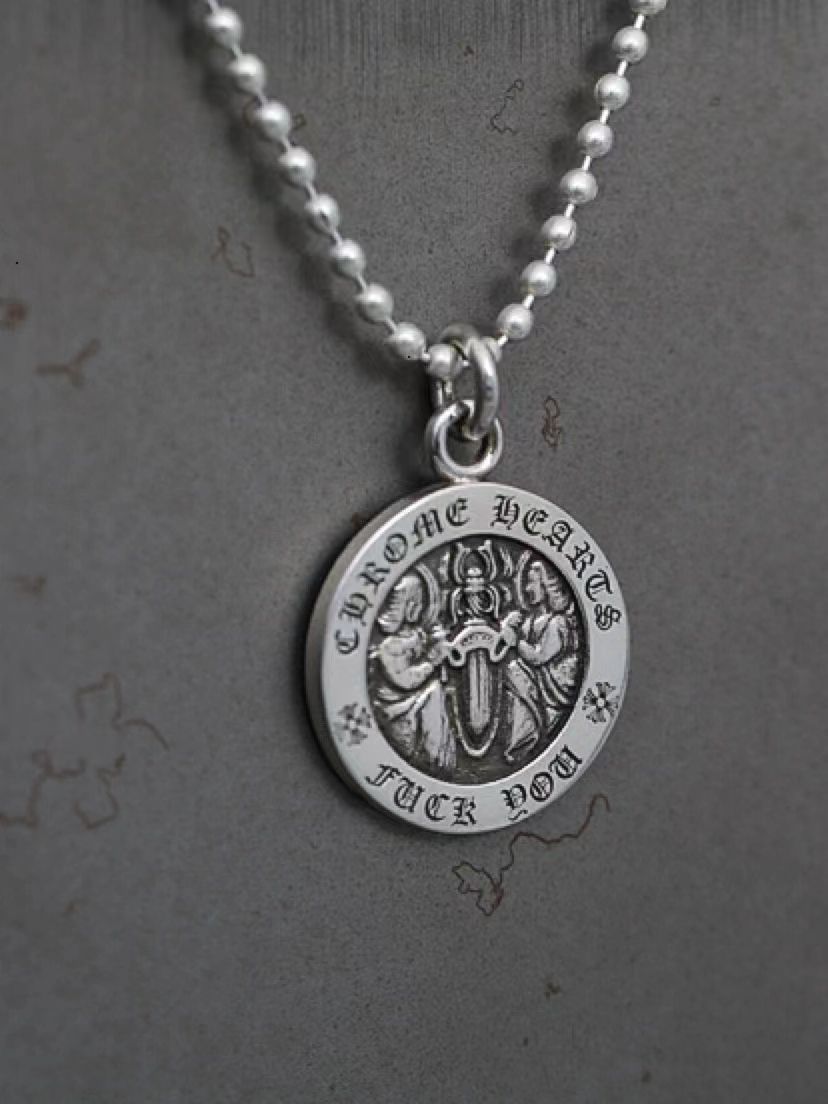 KLX-CH231014 Round Angel Disc Pendant