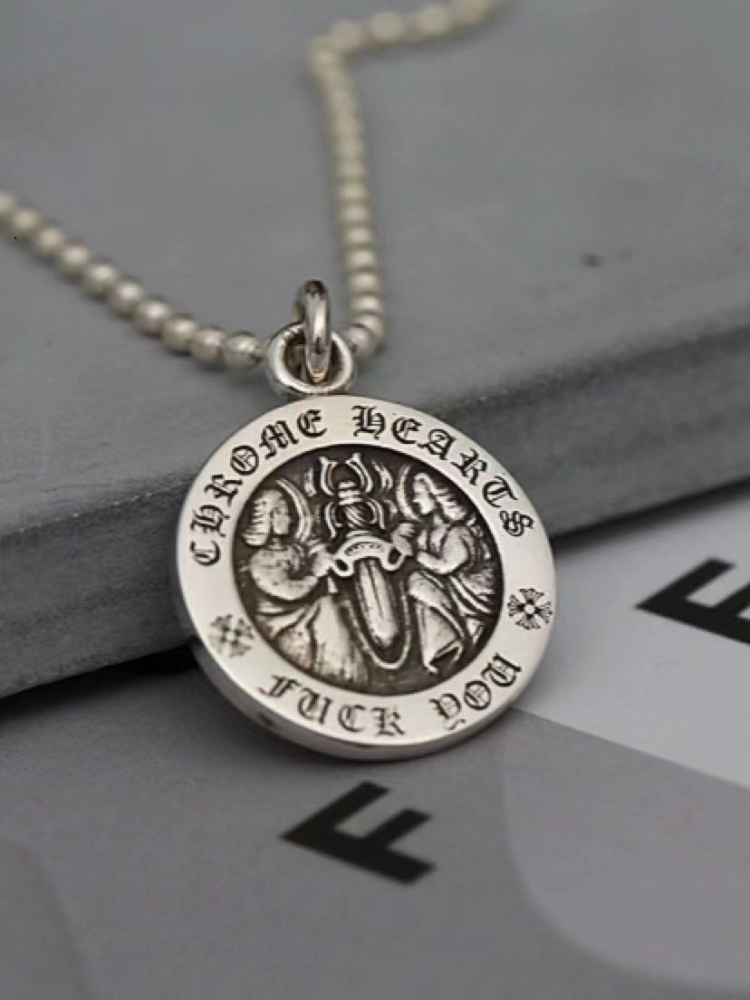 KLX-CH231014 Round Angel Disc Pendant