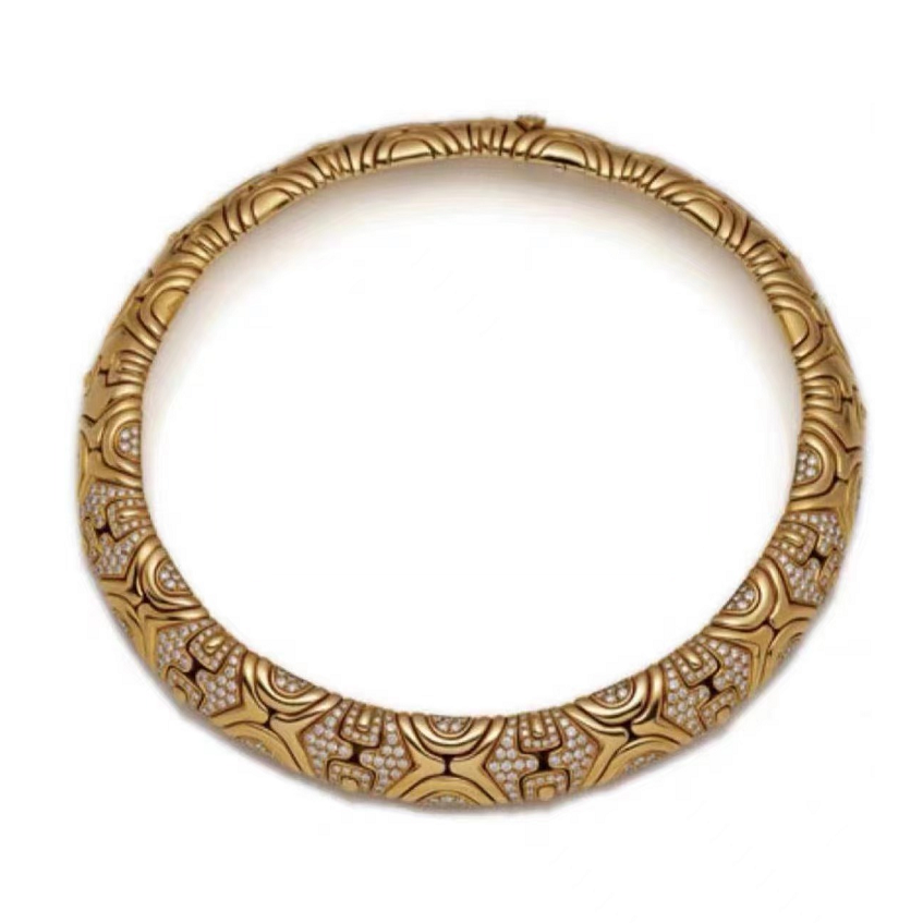 BGL-17565 half diamond center pattern necklace retro pattern dense diamond collar