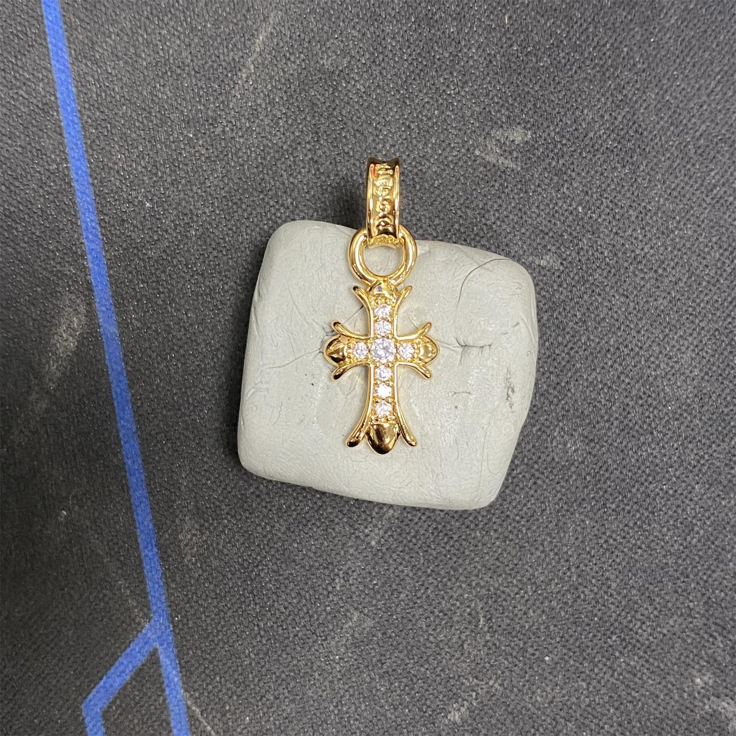 AMS-H675092 guest version hollow cross plate & small cross pendant