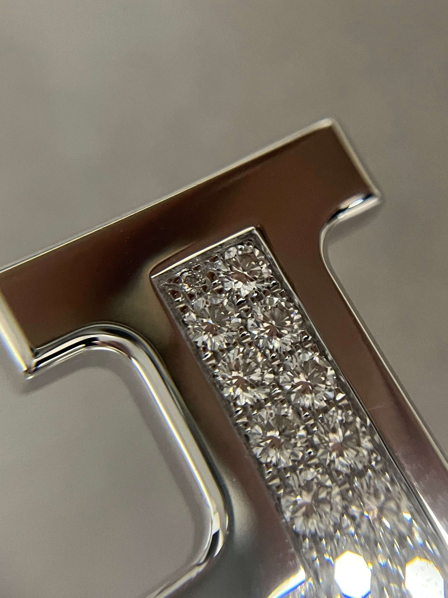 AMS-H18G0015 middle dense diamond H belt buckle