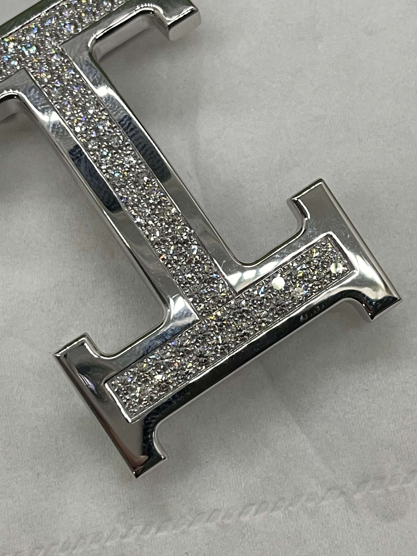 AMS-H18G0015 middle dense diamond H belt buckle