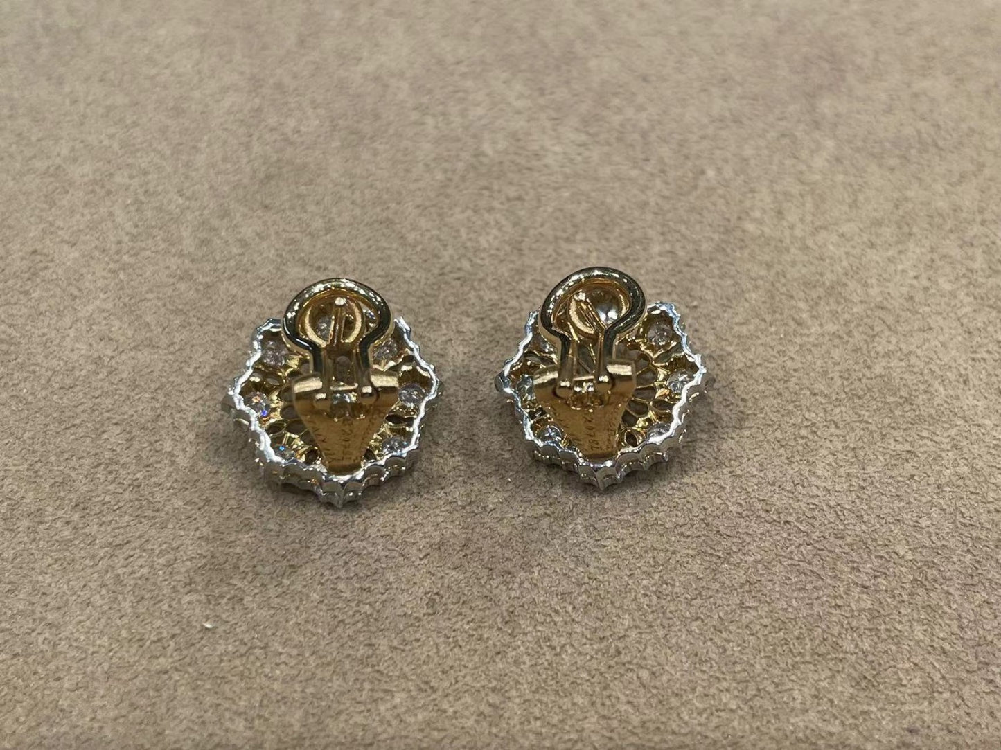 BQLT-JAUEAR005220 13.2mm八围一花形围石耳拍夹分色耳环