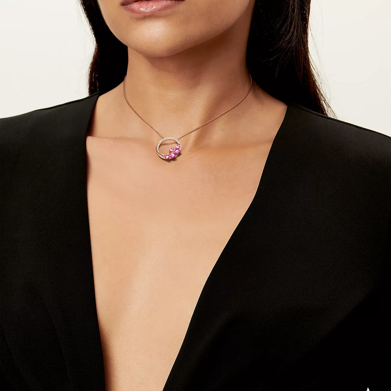 TIF-70532379 Diamond Vine Circle Tie Chain Pendant Necklace