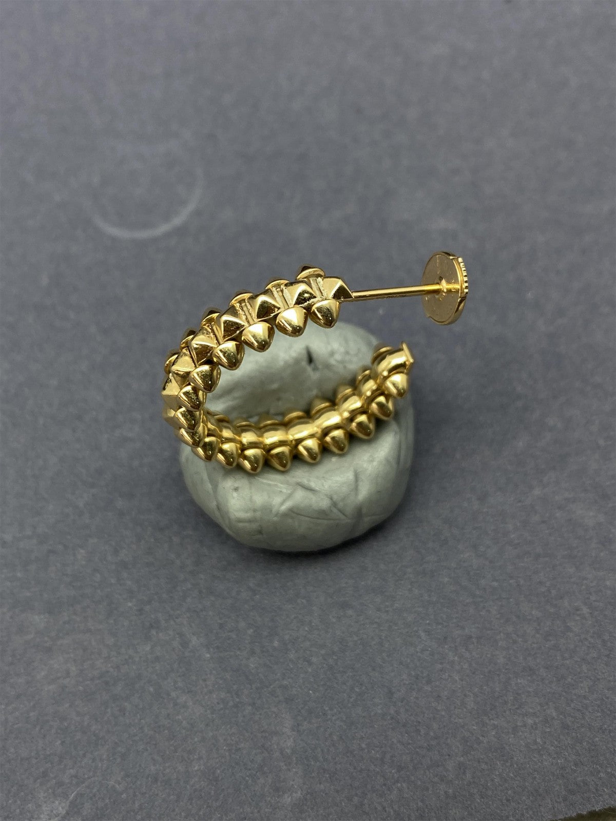 KDY-B8301415 6.4mm guest version pointed cone rivet earrings C-shaped semi-circular stud earrings