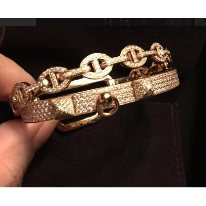 AMS-H721881 pyramid bracelet full of diamonds