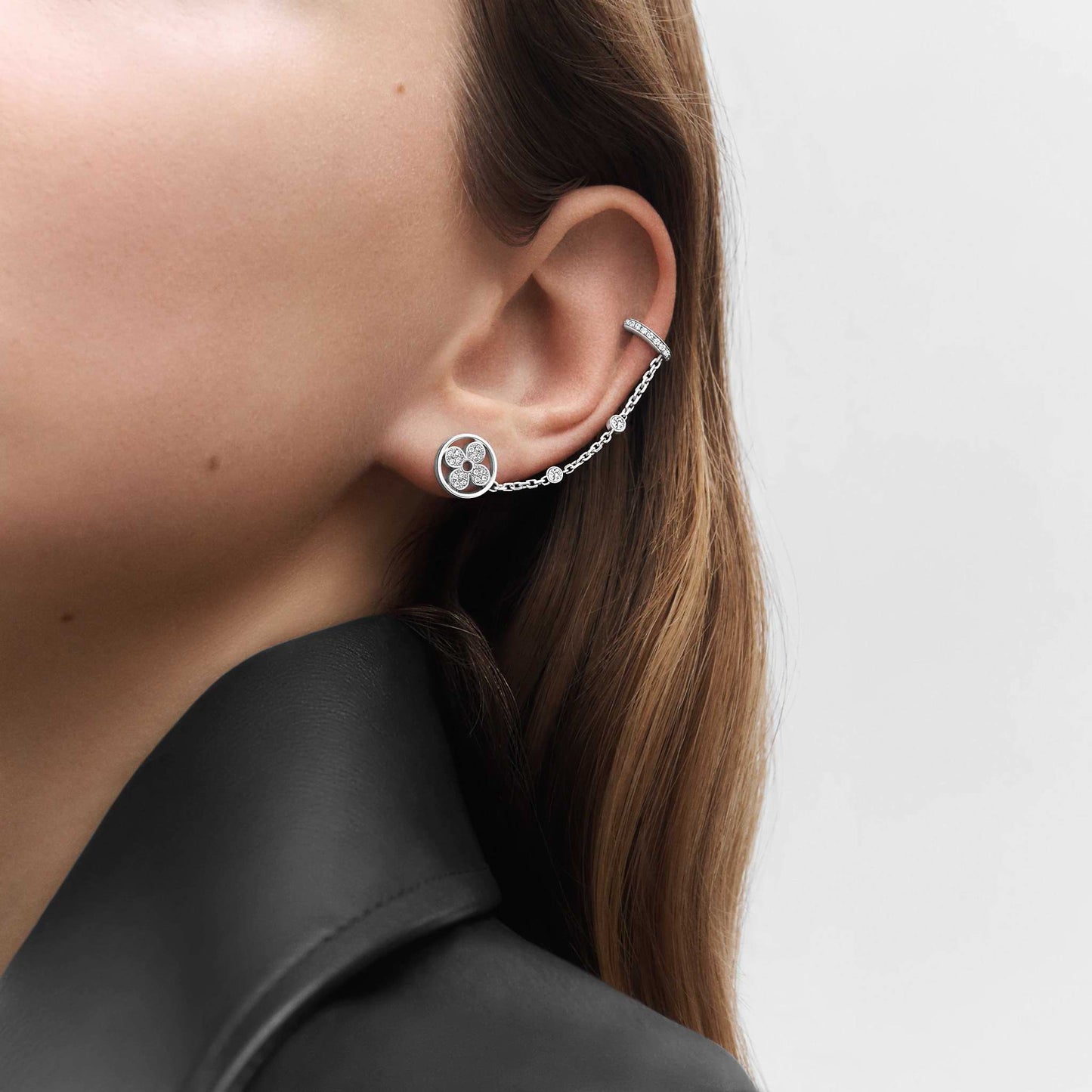 LV-Q06173 One-sided four-leaf clover plum blossom flying mark earrings