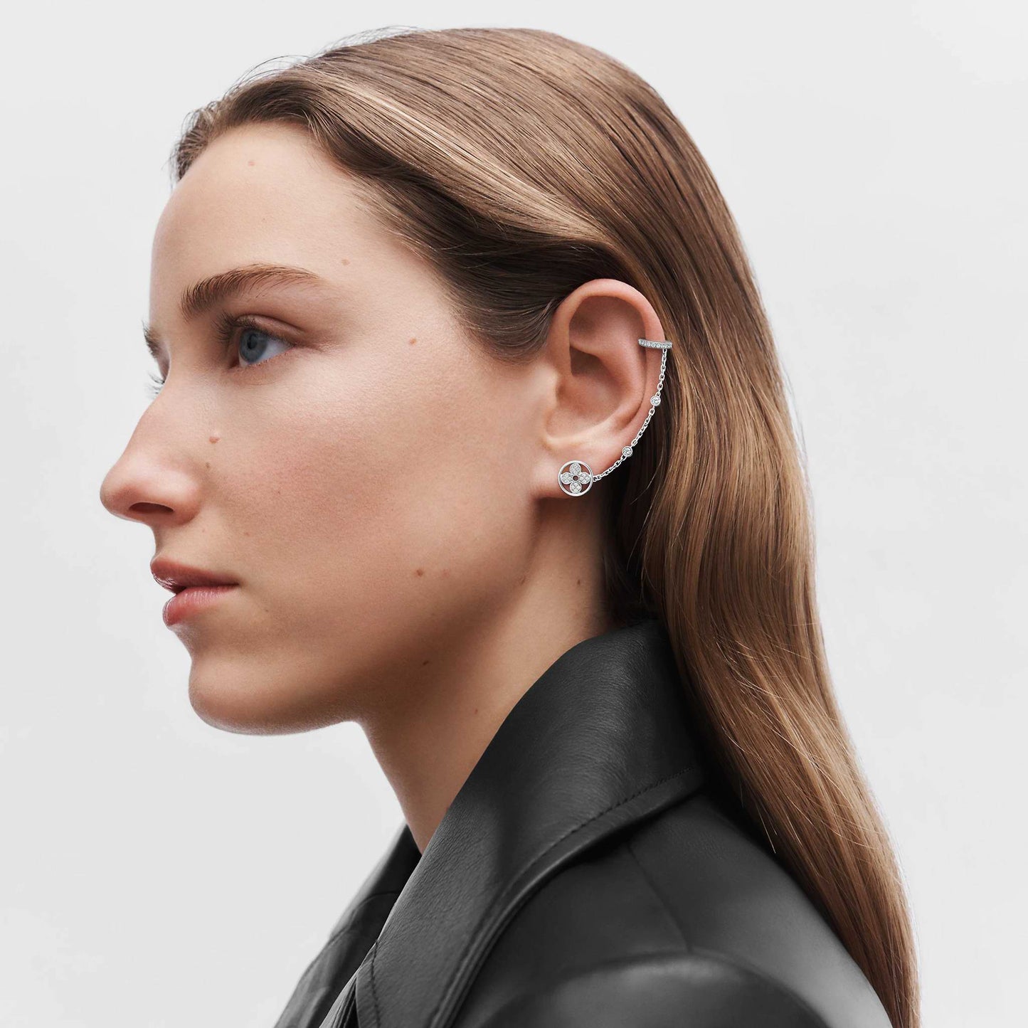 LV-Q06173 One-sided four-leaf clover plum blossom flying mark earrings