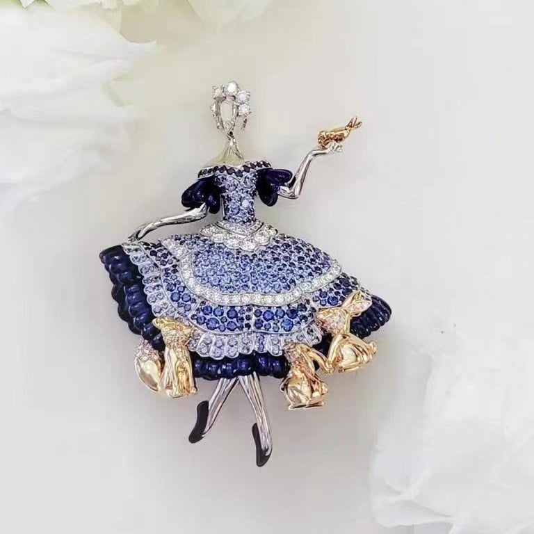 VCA139367 full diamond dancer brooch