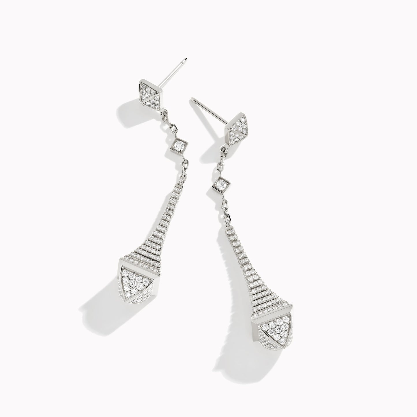 ML-CLEO-E45 pointed hammer pyramid earrings long earrings