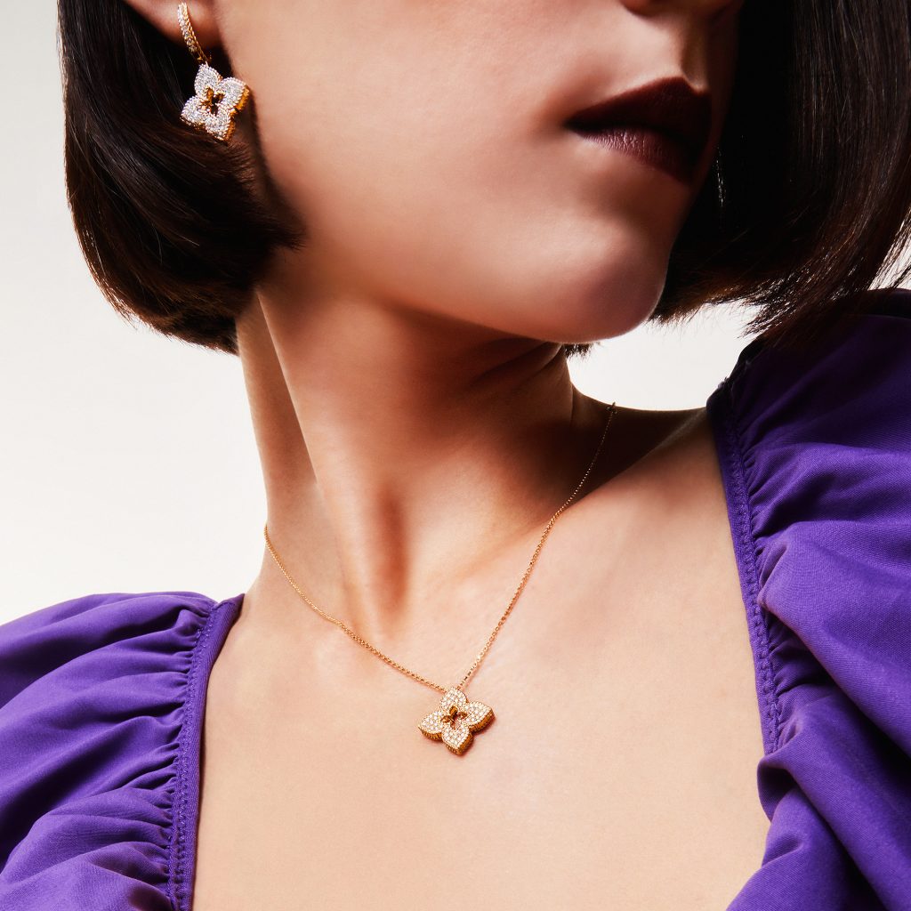 LBT-ADR777CL3259宽20mm扭绳四叶草镶钻吊坠