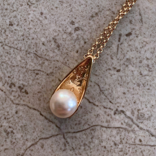 LV-20A162字母LV饭勺子珍珠吊坠8mm