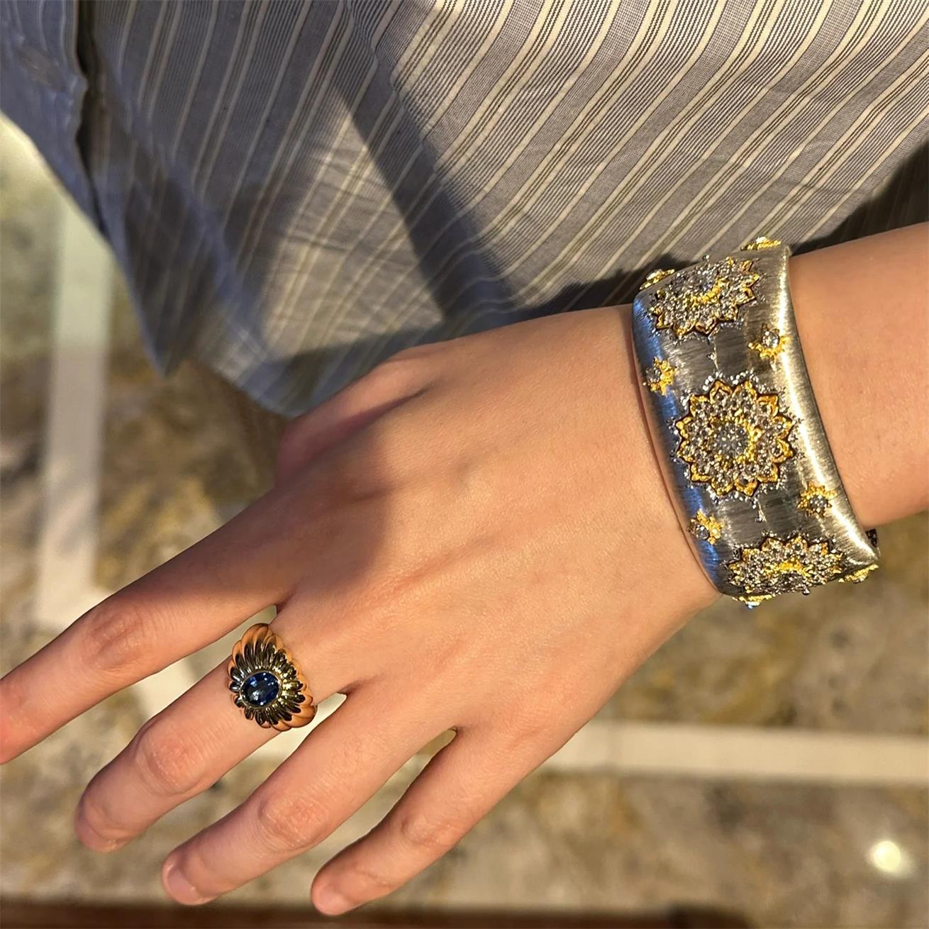 BQLT-BRC356017 wide 35mm color separated large flower lace open bracelet