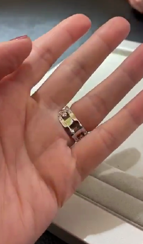 LBT-8883249AW65X梅花形钻石爱情戒指53#