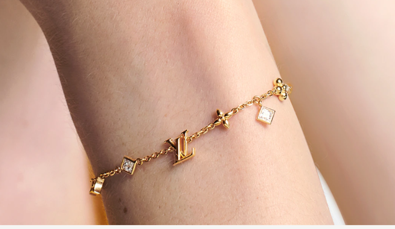 LV-M1040A Alphabet Plum Blossom Dart Flower Square Diamond Bracelet