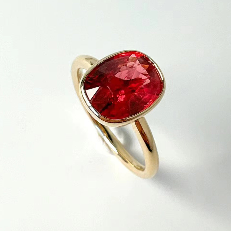 BMLD-PAB11056 bezel-set cushion-shaped colored gemstone candy stone medium light gold wire arm ring