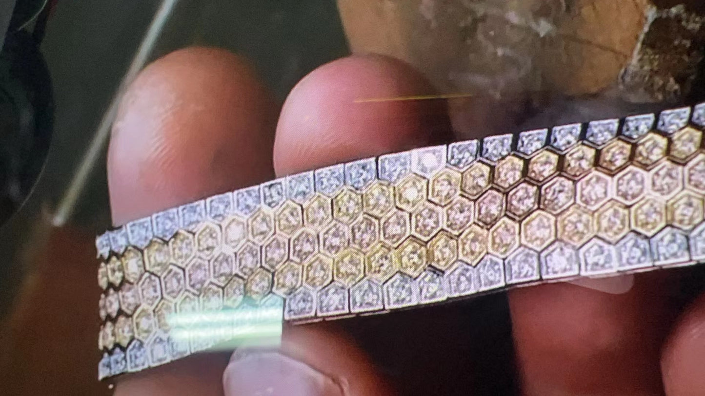 SM-089199 17.5mm wide diamond honeycomb bracelet