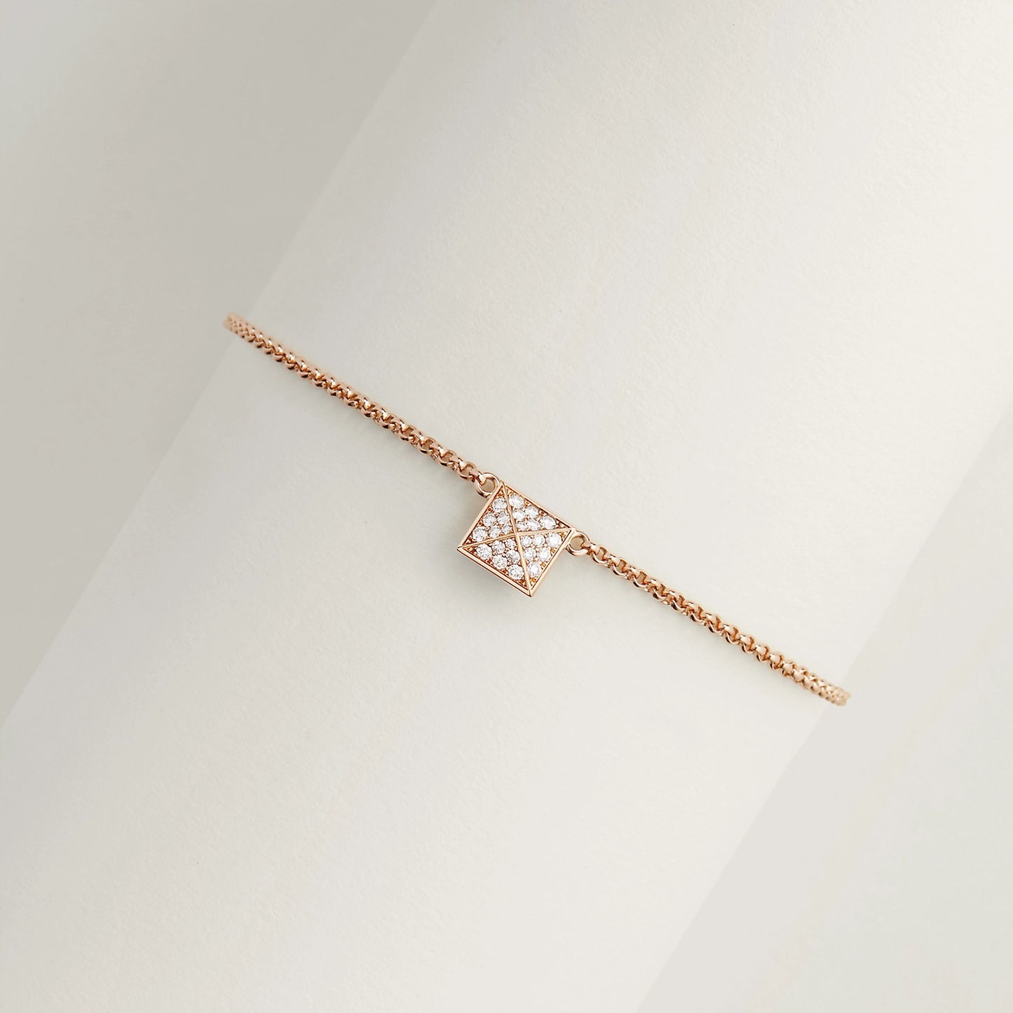 AMS-H223407B small 7mm full diamond pyramid bracelet
