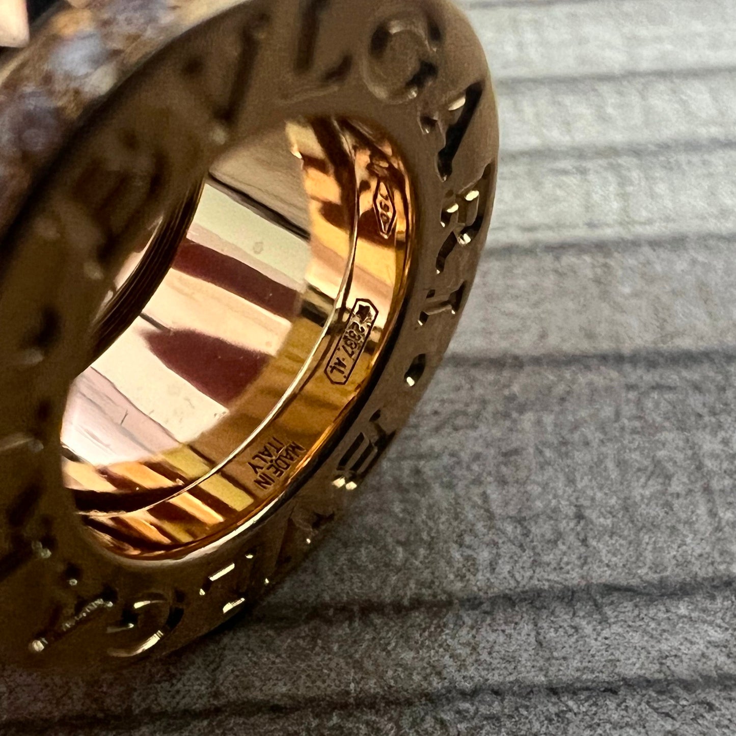 BGL-357885宽9.3mm宝盖尖塔带钻铆钉吊坠弹簧小蛮腰客版