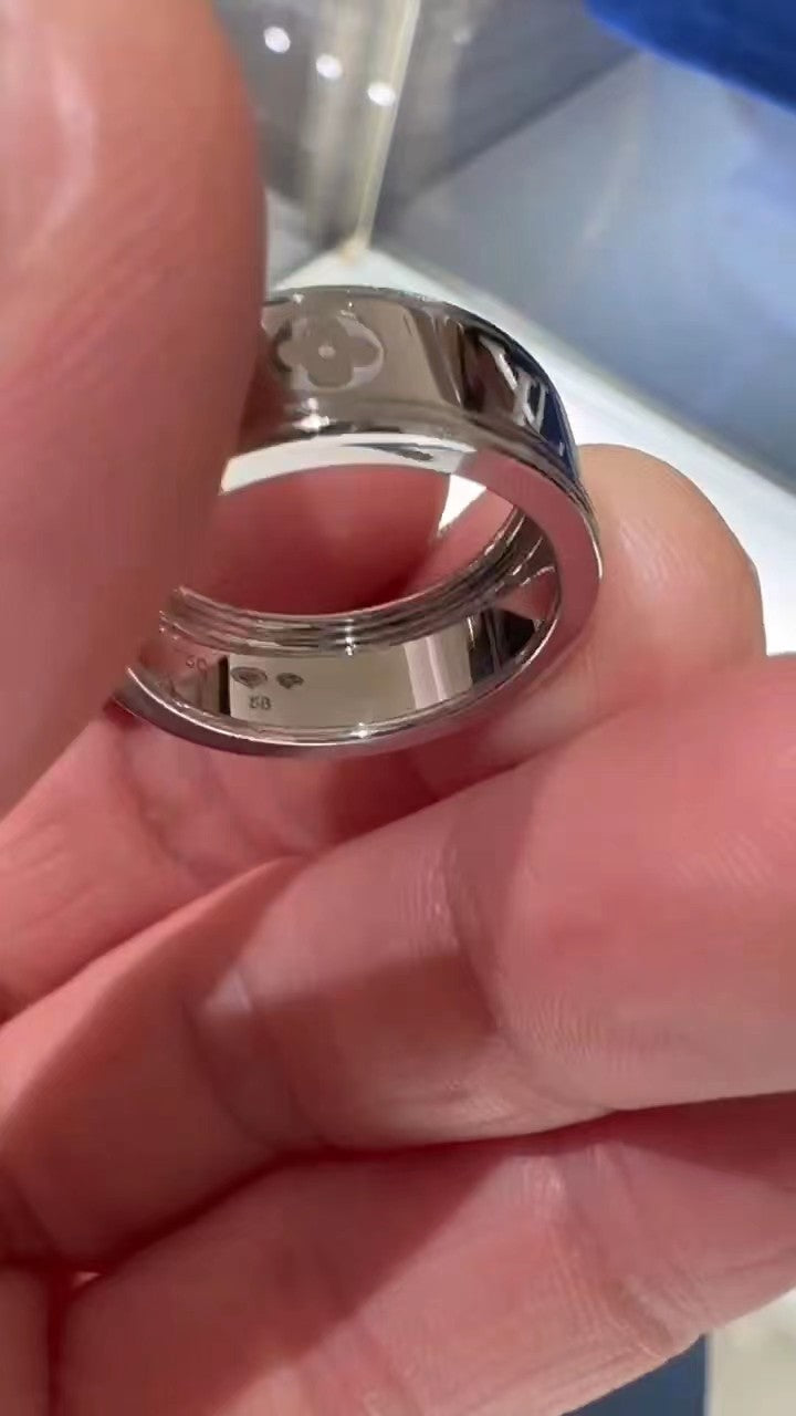 LV-Q0H43M 9.8mm wide letter LV pattern mixed strip ring