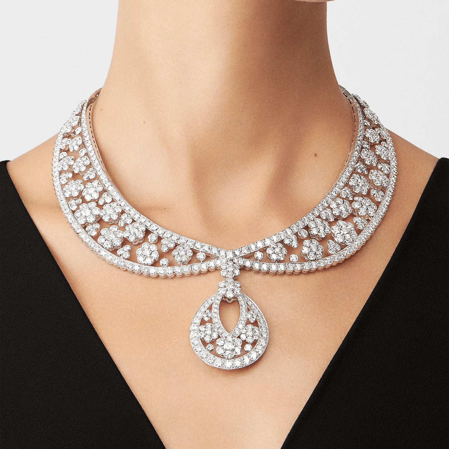 VCARP39300 Six circumferences, one flower and multiple wear necklaces