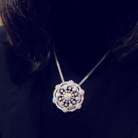 VCARP39900 six-circle one-flower brooch pendant