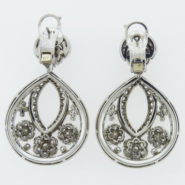 VCARO3RL00 Plum Blossom Large Ear Clip