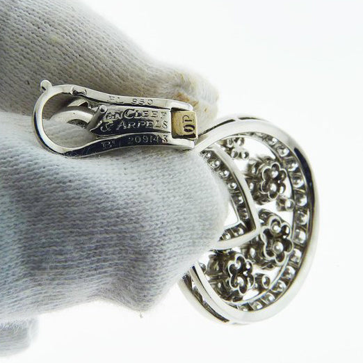 VCARO3RL00 Plum Blossom Large Ear Clip