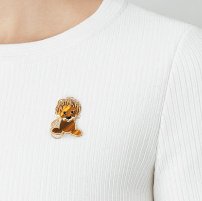 VCARP2AQ00 lion bead brooch