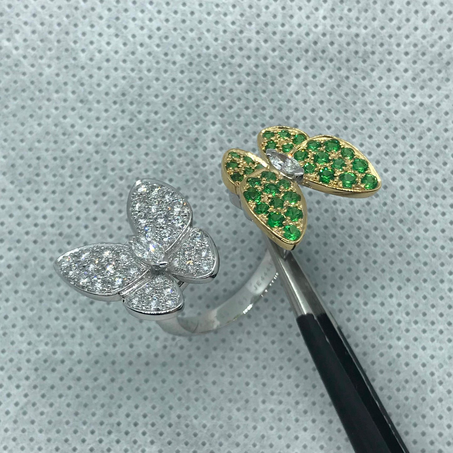 VCARO61900客版满钻双蝴蝶开口戒12#