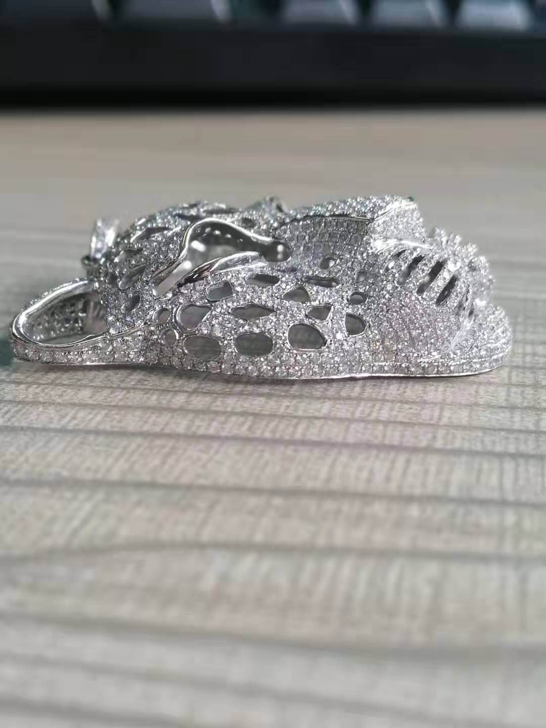 KDY-W6458717 Hollow pattern large tag leopard head pendant customer version