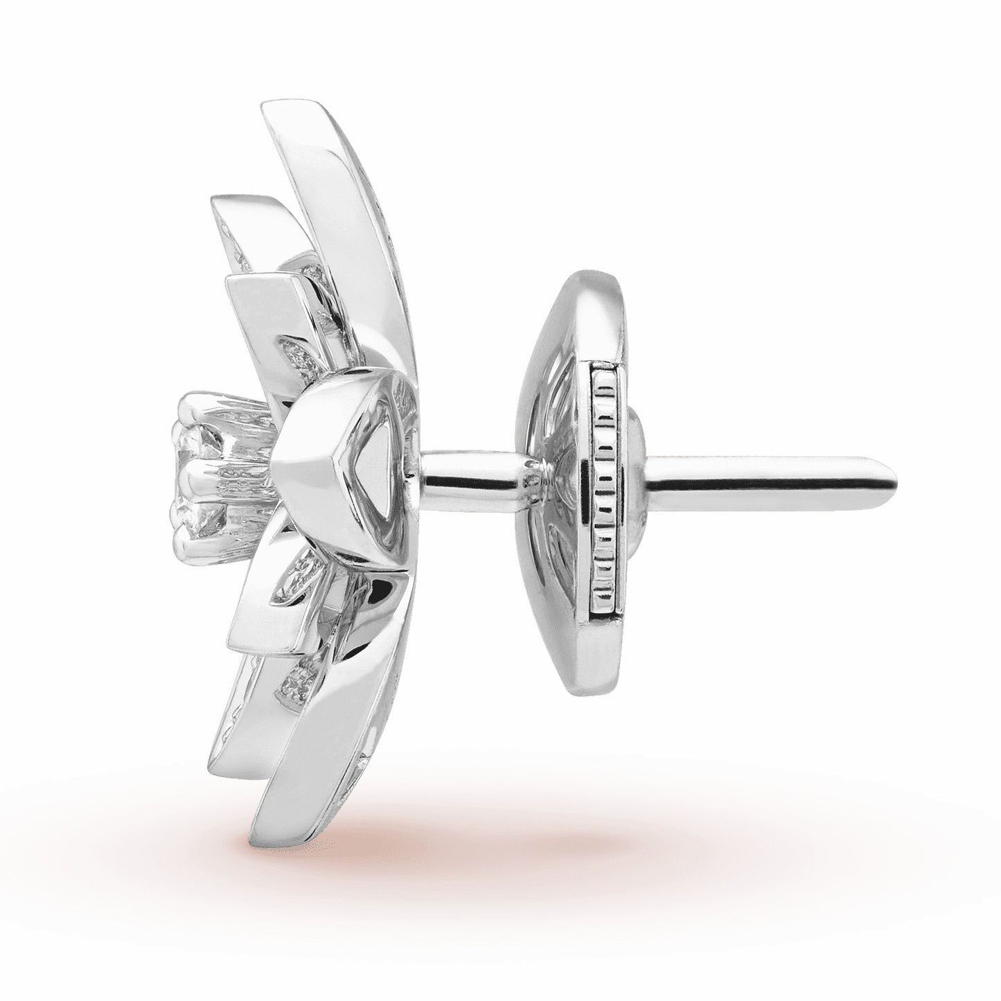 VCARP0ZV00 12mm five-leaf marquise earrings
